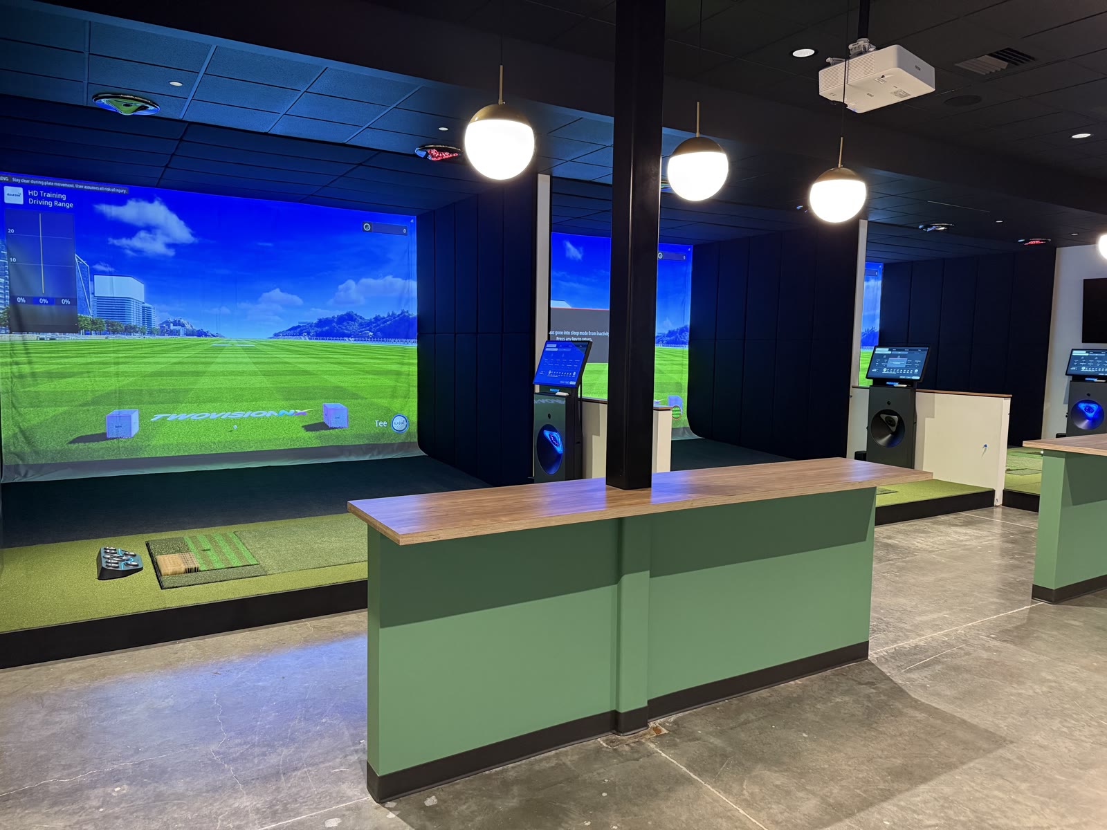 Eugene commercial golf simulator